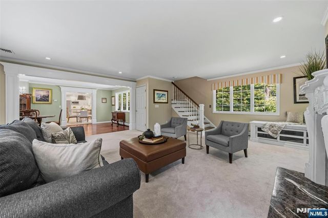 378 Van Beekum Place, Wyckoff, NJ 07481