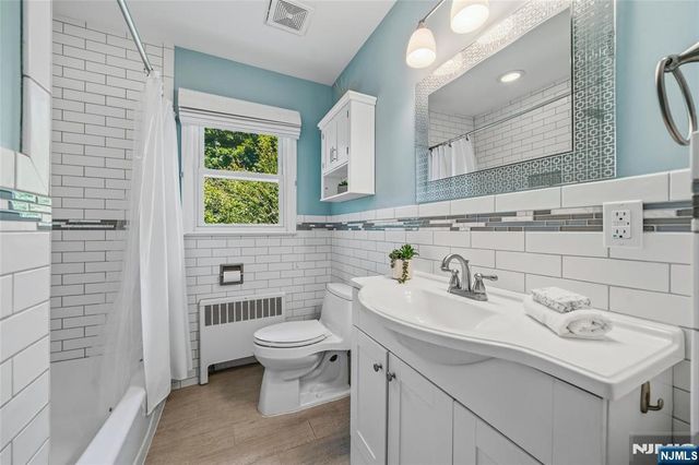 378 Van Beekum Place, Wyckoff, NJ 07481
