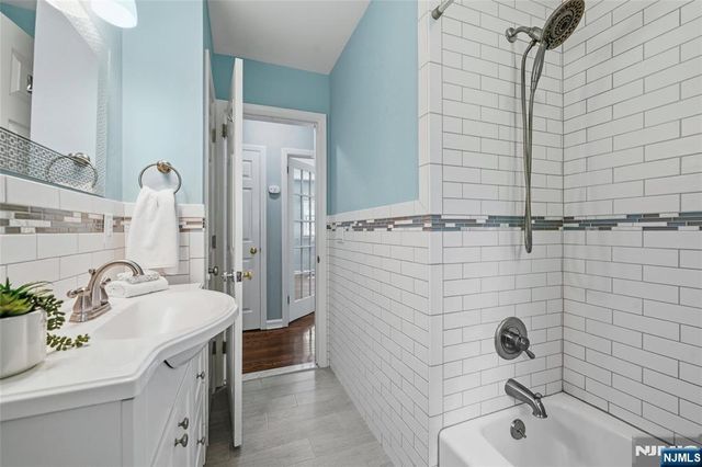 378 Van Beekum Place, Wyckoff, NJ 07481