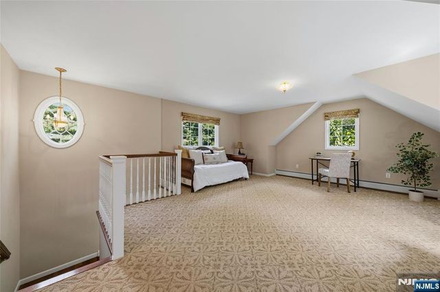 378 Van Beekum Place, Wyckoff, NJ 07481