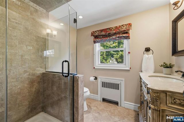 378 Van Beekum Place, Wyckoff, NJ 07481