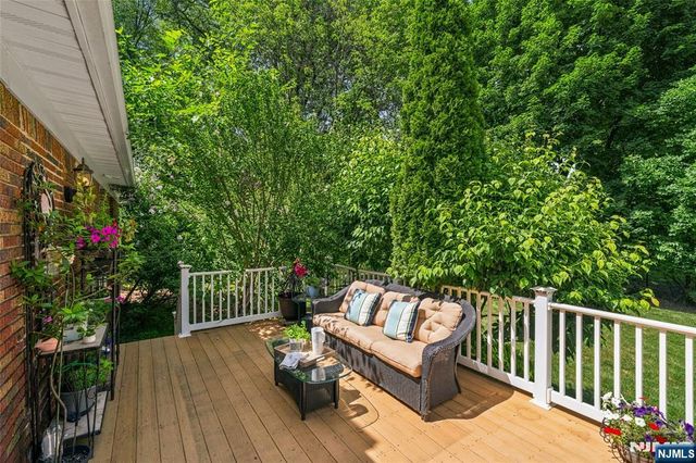 378 Van Beekum Place, Wyckoff, NJ 07481