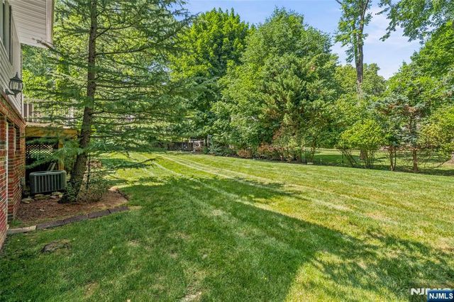 378 Van Beekum Place, Wyckoff, NJ 07481