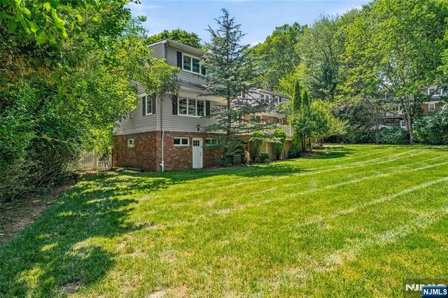 378 Van Beekum Place, Wyckoff, NJ 07481