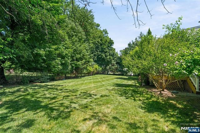 378 Van Beekum Place, Wyckoff, NJ 07481