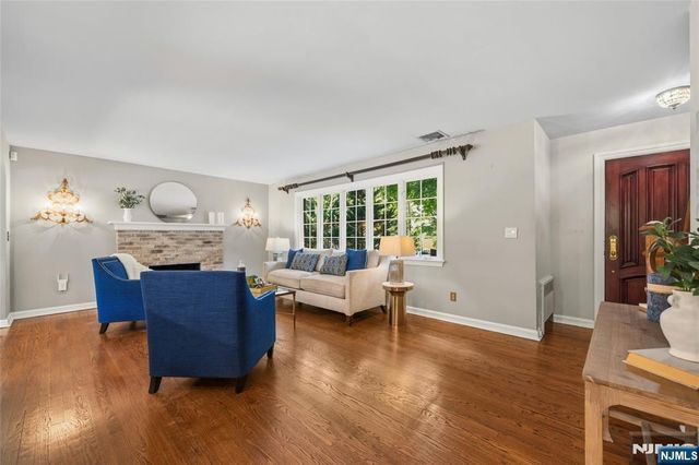 378 Van Beekum Place, Wyckoff, NJ 07481