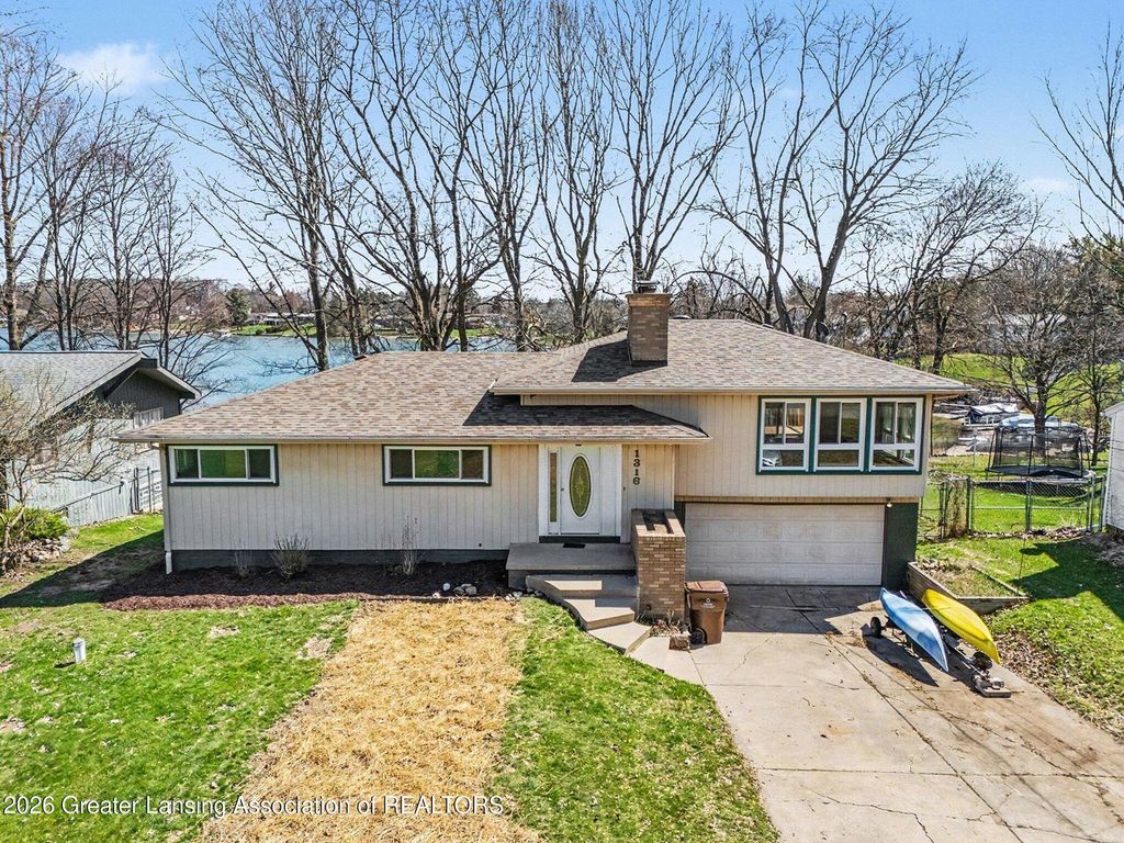1316 W Geneva Drive, Dewitt, MI 48820