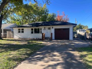 1700 Pershing, Salina, KS 67401