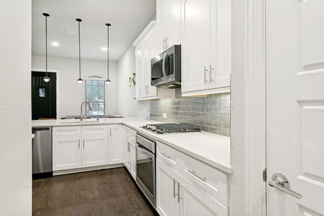 2209 Zenith Avenue, Flower Mound, TX 75028