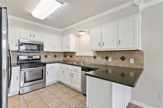 3704 Eastshire Court, Bryan, TX 77802