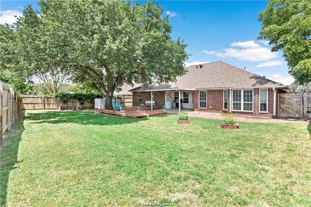 3704 Eastshire Court, Bryan, TX 77802
