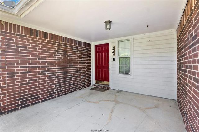 3704 Eastshire Court, Bryan, TX 77802