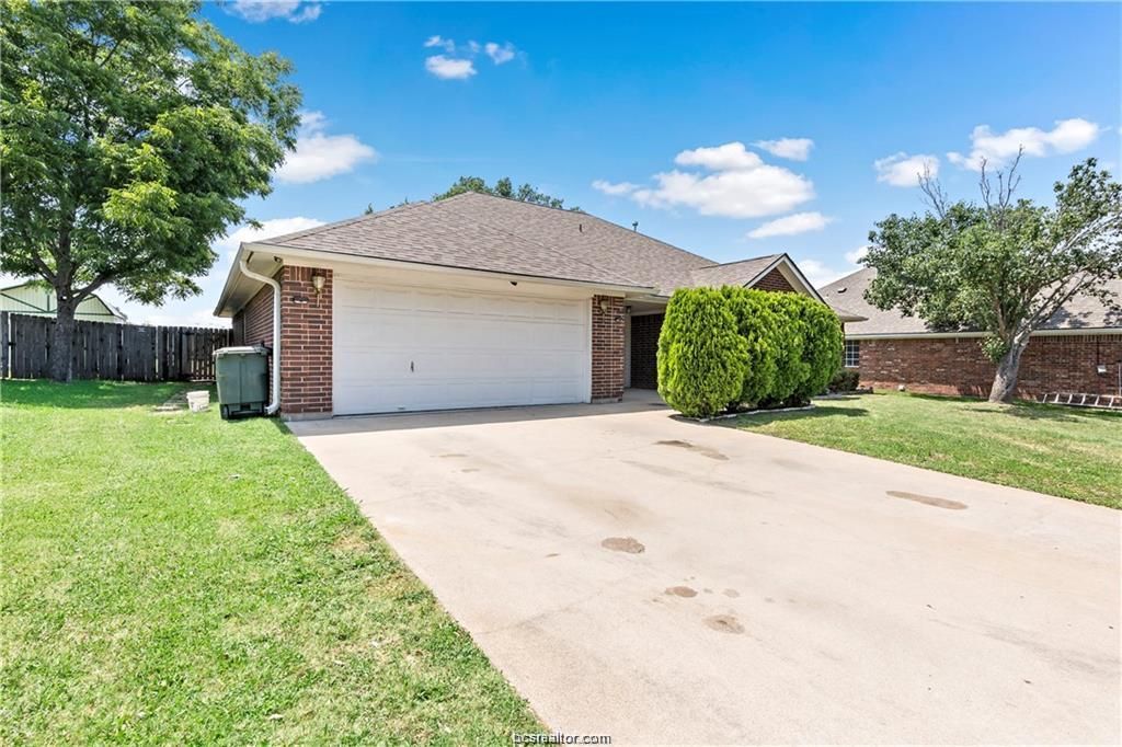3704 Eastshire Court, Bryan, TX 77802 — photo 2