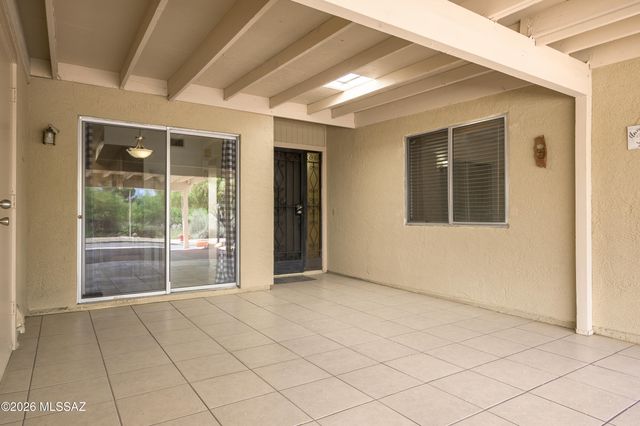 201 N Calle Del Lago, Green Valley, AZ 85614