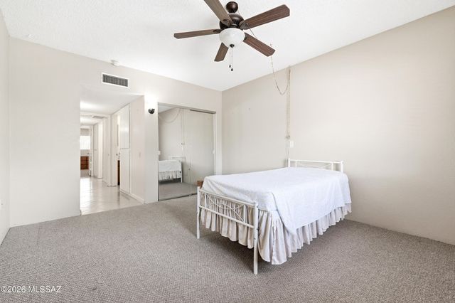 201 N Calle Del Lago, Green Valley, AZ 85614