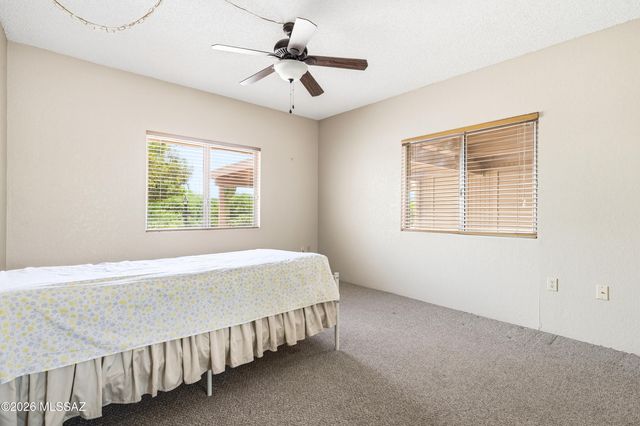 201 N Calle Del Lago, Green Valley, AZ 85614