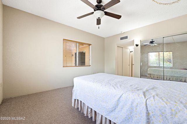 201 N Calle Del Lago, Green Valley, AZ 85614