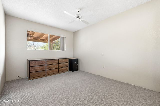 201 N Calle Del Lago, Green Valley, AZ 85614