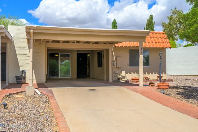 201 N Calle Del Lago, Green Valley, AZ 85614