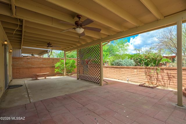 201 N Calle Del Lago, Green Valley, AZ 85614
