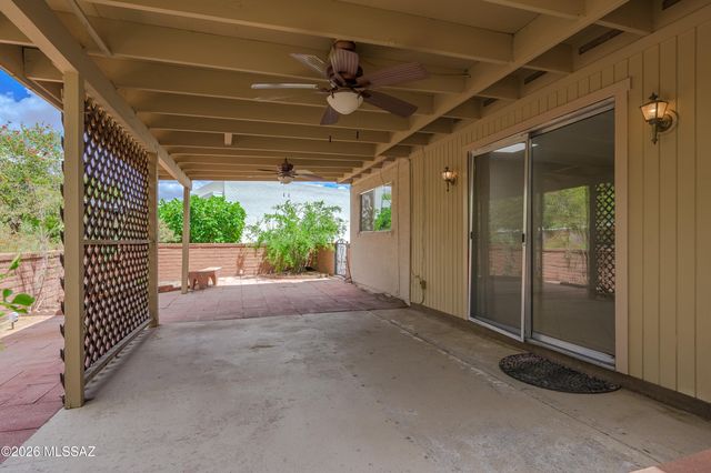 201 N Calle Del Lago, Green Valley, AZ 85614