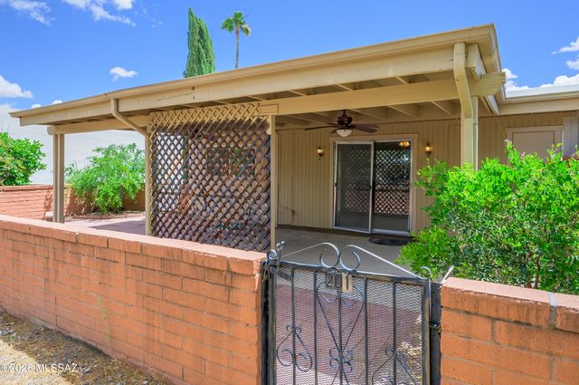 201 N Calle Del Lago, Green Valley, AZ 85614