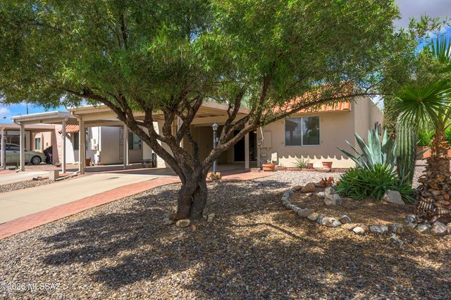 201 N Calle Del Lago, Green Valley, AZ 85614