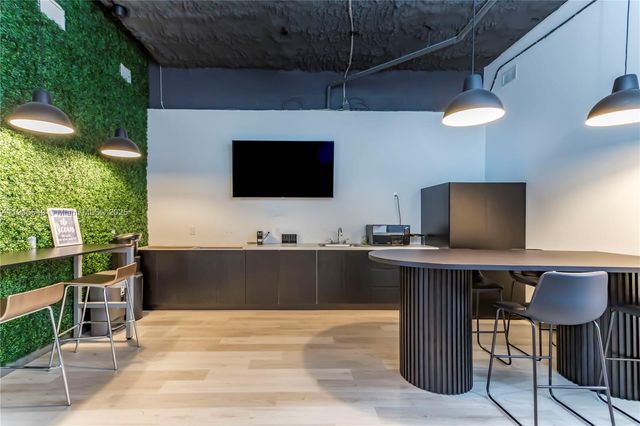 321 NE 26th St CU-04, Miami, FL 33137