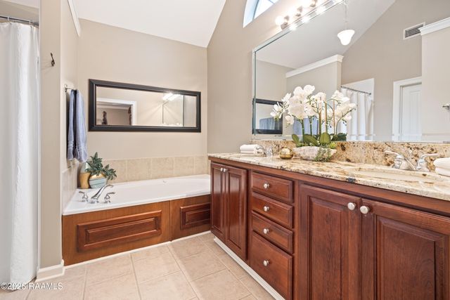 102 Lighthouse Point Circle, Youngsville, LA 70592