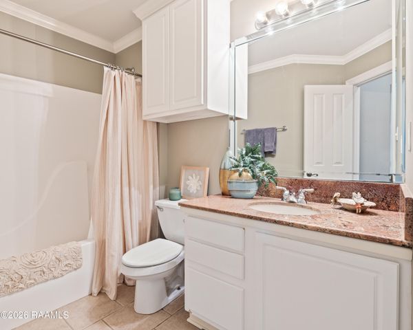 102 Lighthouse Point Circle, Youngsville, LA 70592