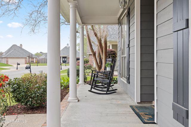 102 Lighthouse Point Circle, Youngsville, LA 70592