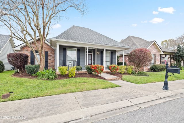 102 Lighthouse Point Circle, Youngsville, LA 70592