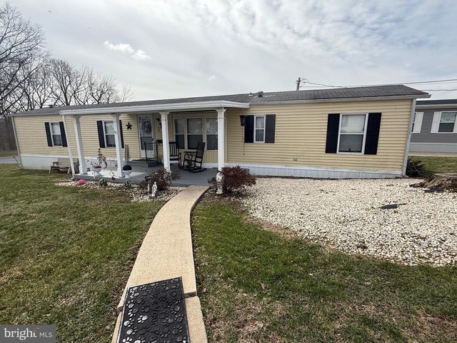 12 SKYVIEW DR, Hershey, PA 17033