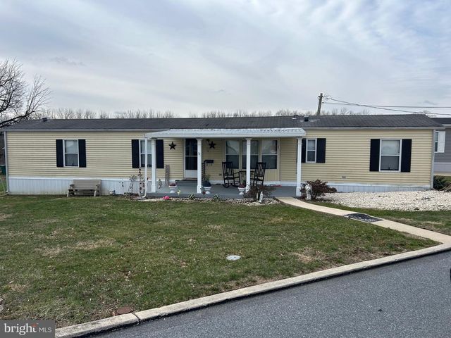 12 SKYVIEW DR, Hershey, PA 17033