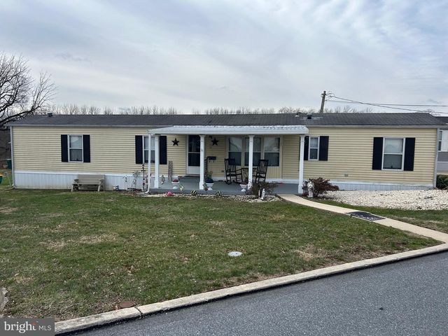 12 SKYVIEW DR, Hershey, PA 17033