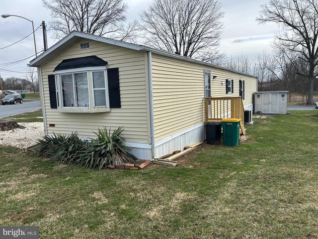 12 SKYVIEW DR, Hershey, PA 17033
