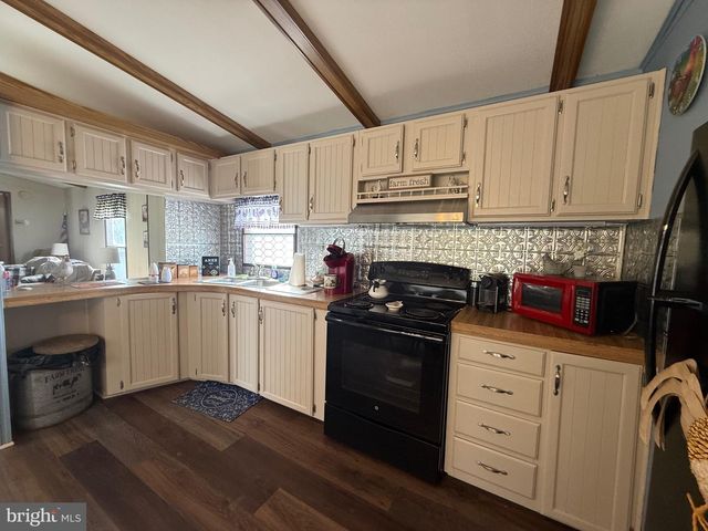 12 SKYVIEW DR, Hershey, PA 17033