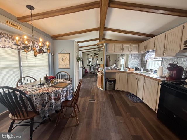 12 SKYVIEW DR, Hershey, PA 17033