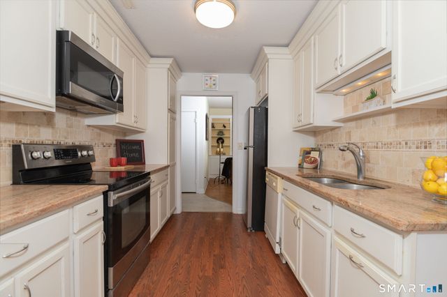 261 Heritage Village E, Southbury, CT 06488