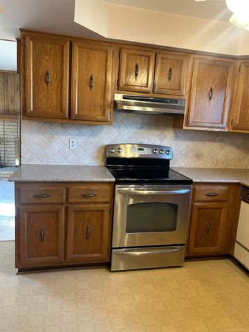17720 Barry Street, Clinton Township, MI 48038