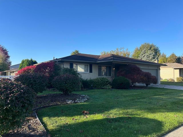 17720 Barry Street, Clinton Township, MI 48038