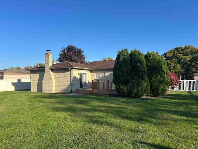 17720 Barry Street, Clinton Township, MI 48038