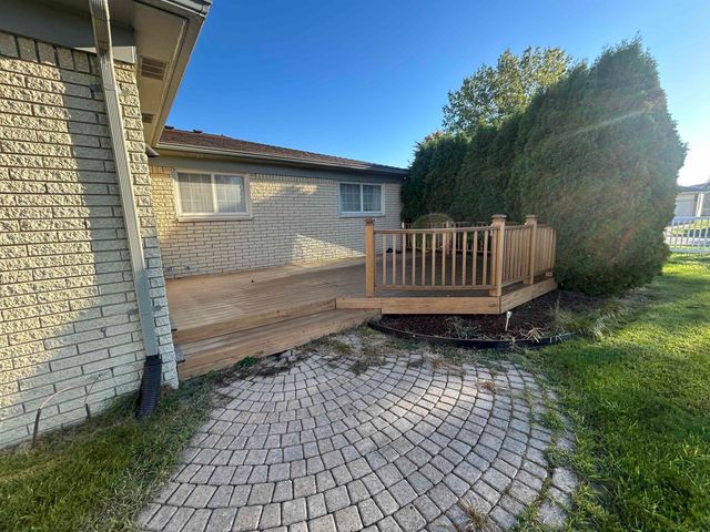 17720 Barry Street, Clinton Township, MI 48038