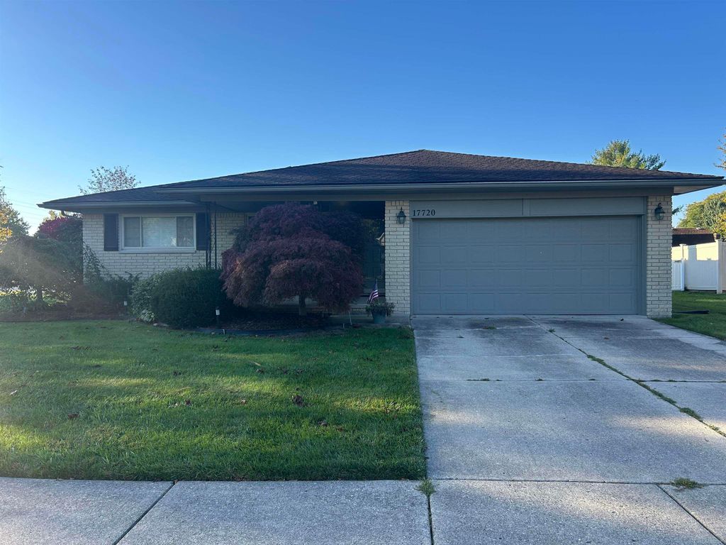 17720 Barry Street, Clinton Township, MI 48038