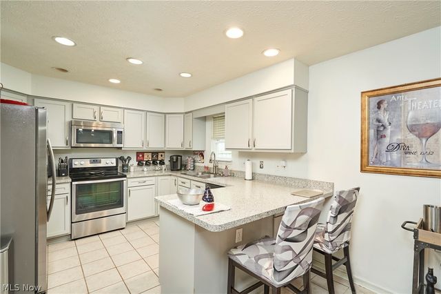 251 Westberry Circle, Tallmadge, OH 44278