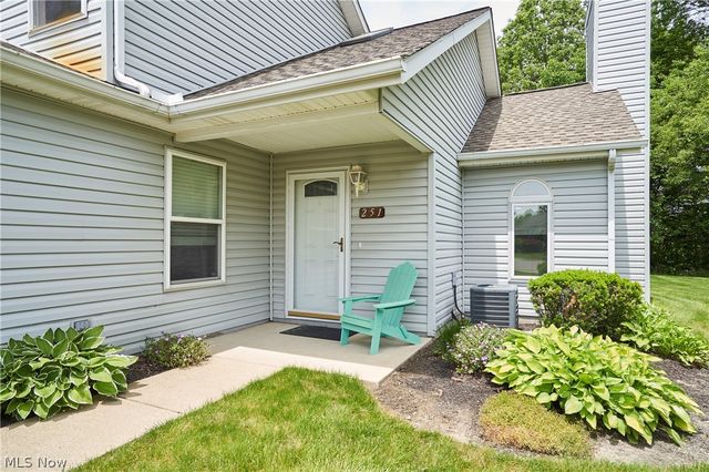 251 Westberry Circle, Tallmadge, OH 44278
