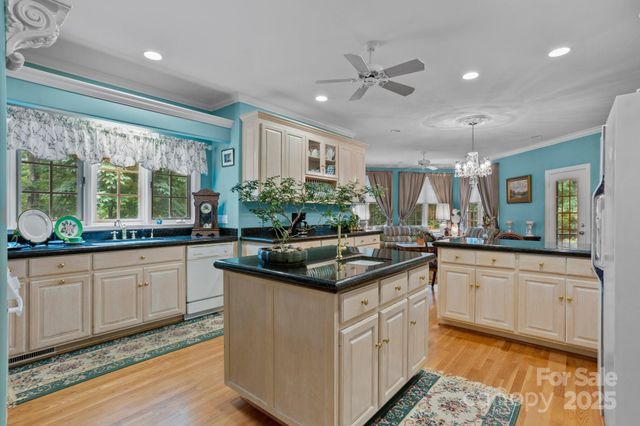 115 W Glenview Drive, Salisbury, NC 28147