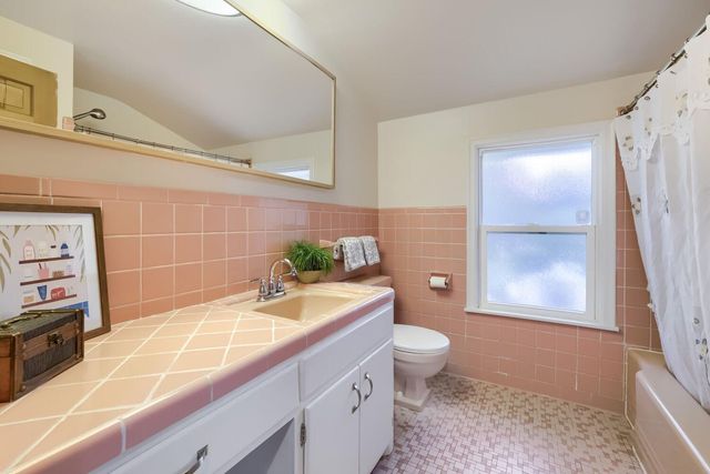 747 Grandview Avenue W, Roseville, MN 55113
