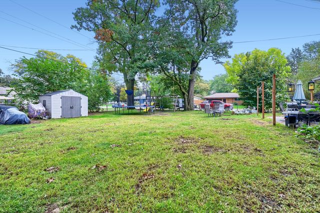 747 Grandview Avenue W, Roseville, MN 55113