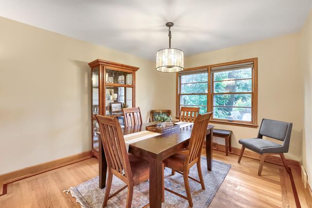 747 Grandview Avenue W, Roseville, MN 55113
